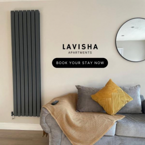 Stylish! 3 Bedroom City Centre Home + FREE Parking